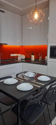 Others 3, Kuala Lumpur Mont Kiara Arcoris SOHO 5 Pax, Walk to Mall, Pool, WIFI, Kuala Lumpur