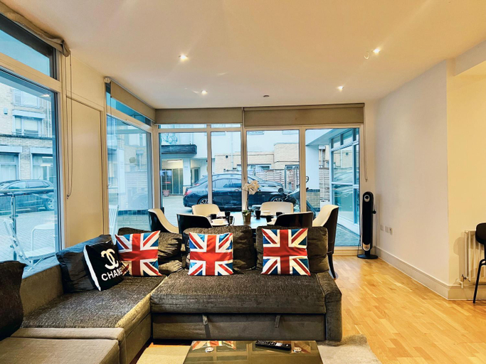 Others 5, Grange Apartments, London
