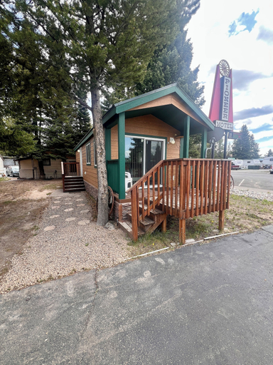 Room 3, Pioneer Motel, Gallatin