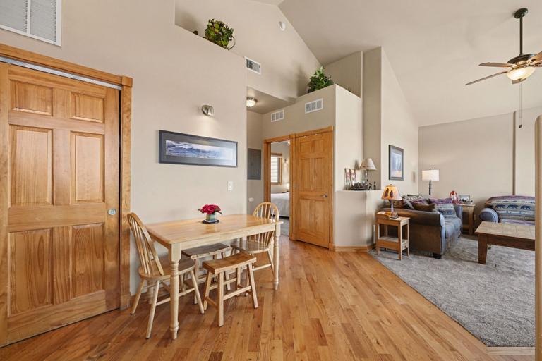 Interior 2, Unparalleled Park City Ski Resort Lodging, Larimer