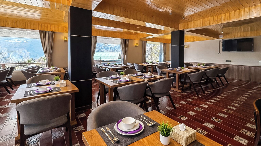 Restaurant 3, Yashshree Dewathang Resorts, North Sikkim
