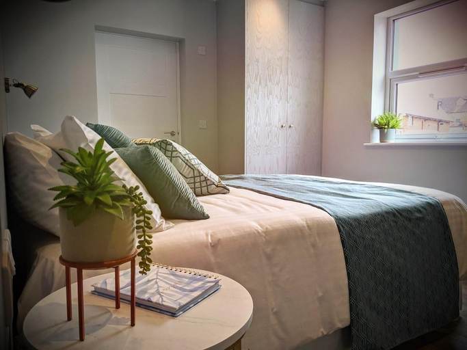 Bedroom 2, Cliff Cottage - Luxurious Seaview Retreat, Norfolk