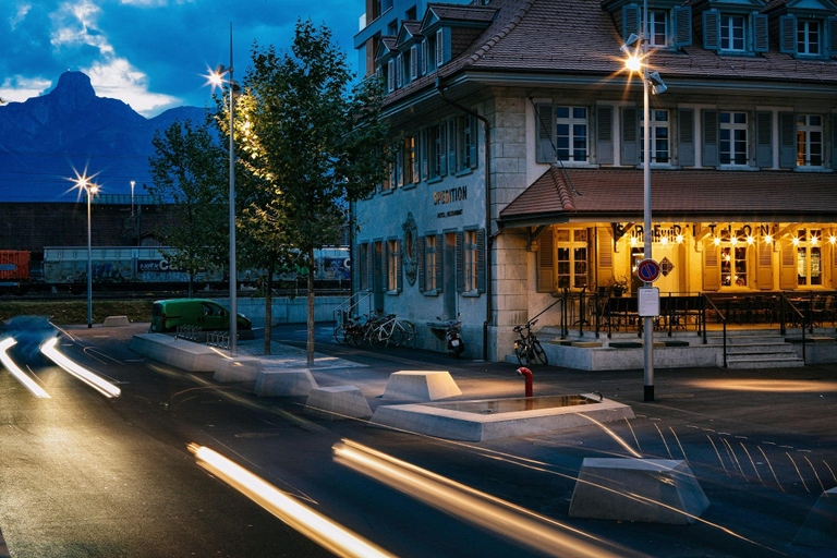 Exterior & Views