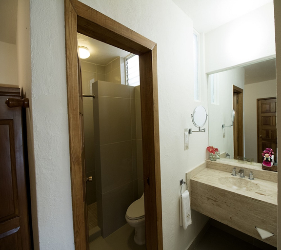 Bathroom 5, Misión Grand Juriquilla, Querétaro
