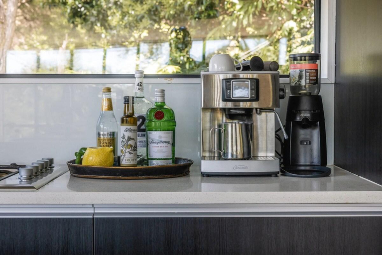 Food & Drinks 5, The Palm Beach Treehouse, Auckland
