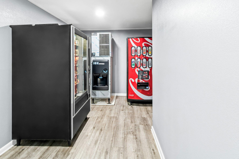 Food & Drinks 5, Hometowne Studios Florence, Ky-Cincinnati Airport, Boone