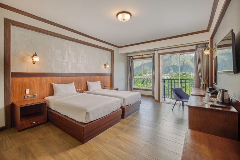 Bedroom 2, Le Erawan Hotel, Muang Phangnga
