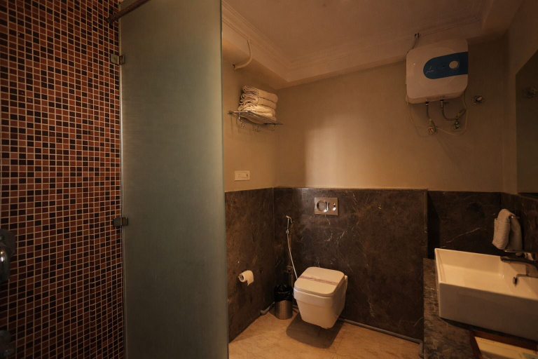 Bathroom 3, Phoenix Unmatched Comfort - Hotel Near Fateh Sagar Lake Udaipur, Udaipur