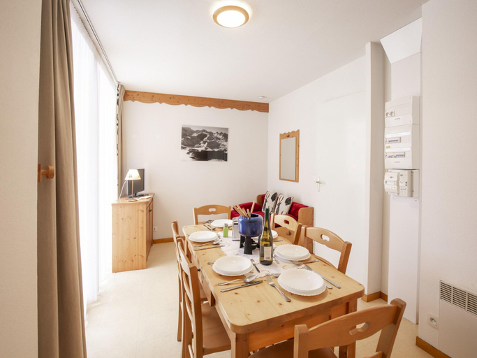 2, Apartment with parking for 5 people, Savoie