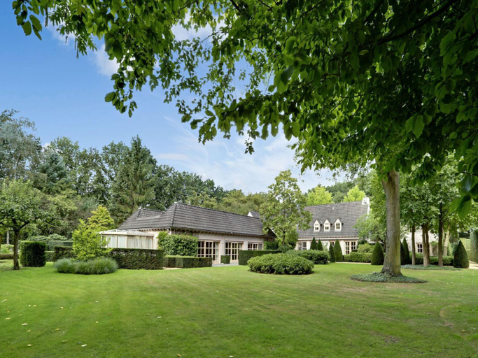 Others 4, Beautiful Villa in Drunen with Private Heated Pool, Heusden