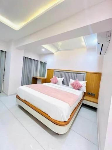Room 1, Hotel Shivaalay, Ahmadabad