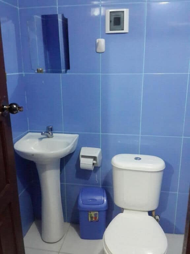 Bathroom 3, Hotel Aguilar, Antonio Quijarro