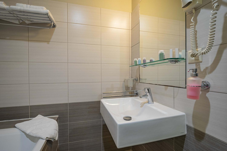 Bathroom 4, AR Golden House II, Košice I