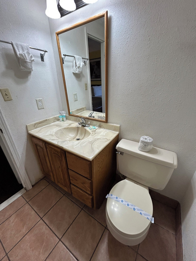 Bathroom 4, Vernals Best Value Inn, Uintah