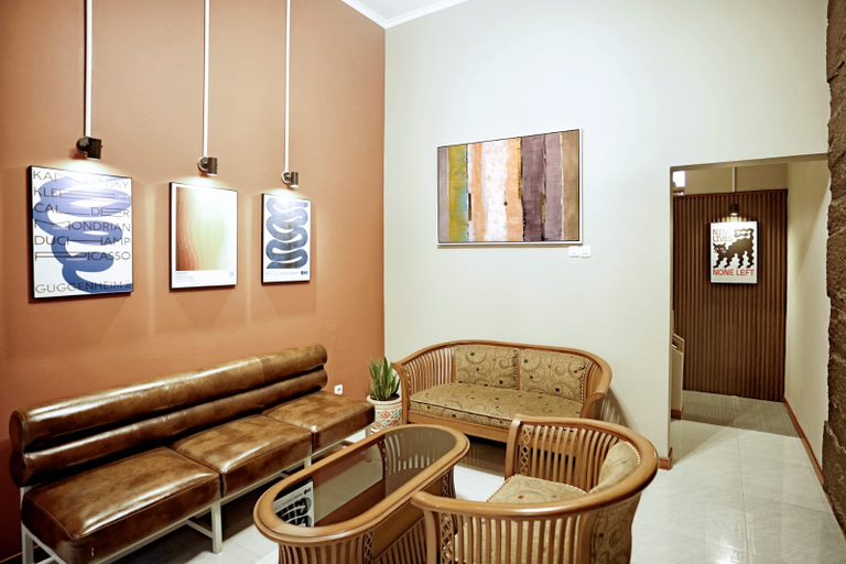 Others 2, Rumah Elok Bajuri, Bandung
