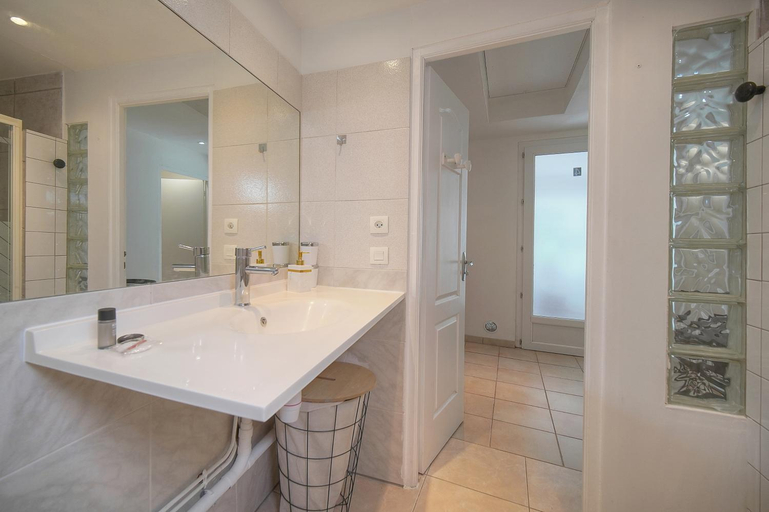 Bathroom 3, FRGK "4 Suites Privees Exclusives", Alpes-Maritimes