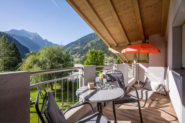 Others 3, Villa Amsel, Schwaz