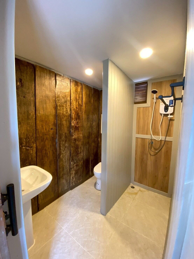 Bathroom 5, Aonang green tree, Mueang Krabi