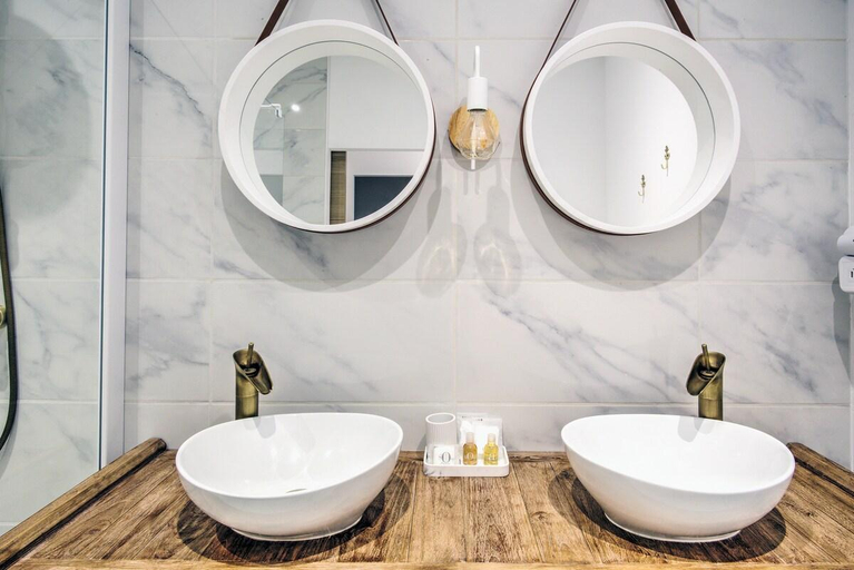 Bathroom 2, Charmant appartement avec extérieur privatif, Hérault