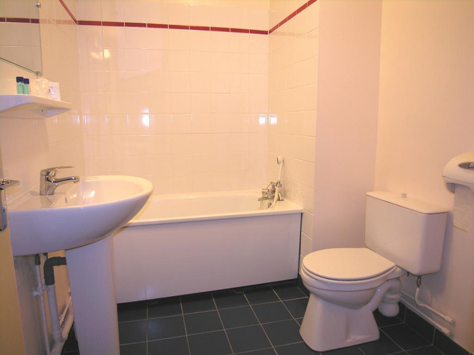 Bathroom 4, Hotel Les Gens de Mer Le Havre, Seine-Maritime