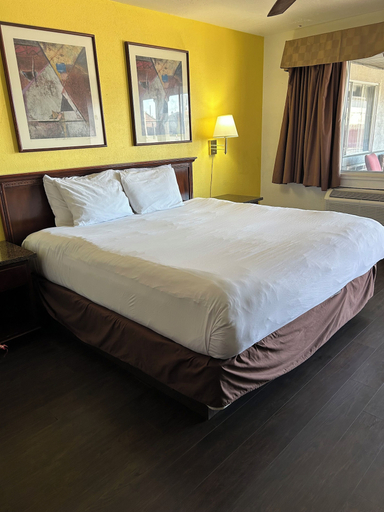 Bedroom 3, Vernals Best Value Inn, Uintah