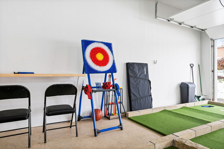 Fitness facility, Nookside Grand Estate For 8, Butler