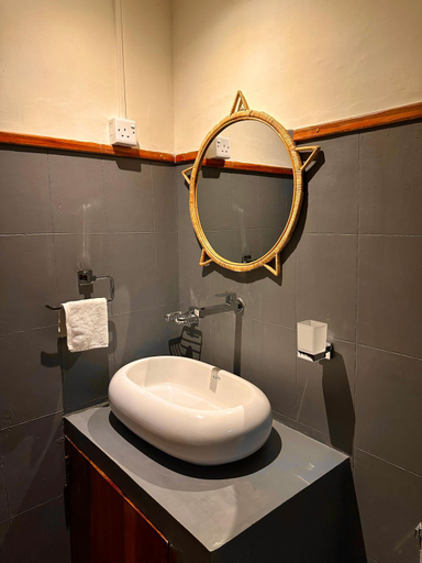 Bathroom 5, Pepper Hills Hostel & Cottages, Ella