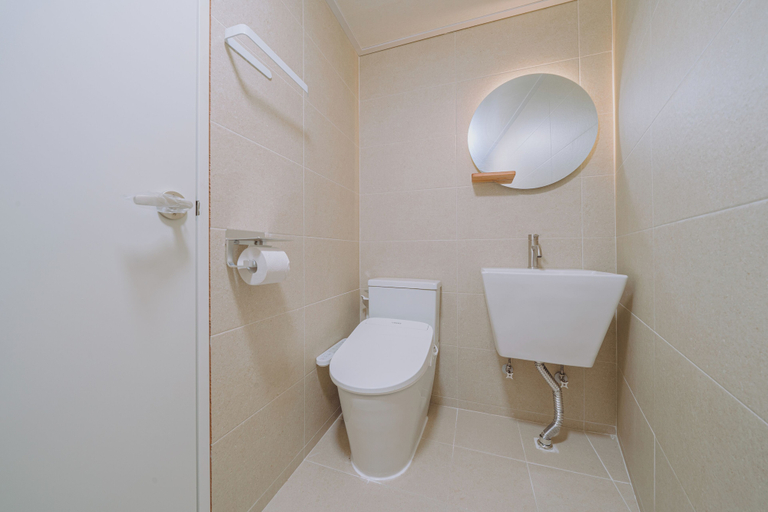 Bathroom 3, Geumneung inn, Jeju