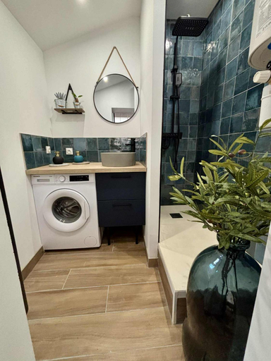 Bathroom, Le Jardin des Plantes, Pas-de-Calais