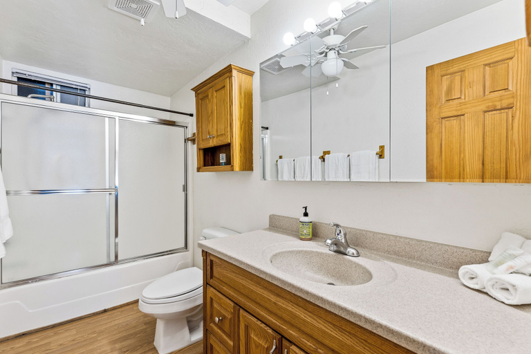 Bathroom 3, Mescalero Flagstaff, Coconino
