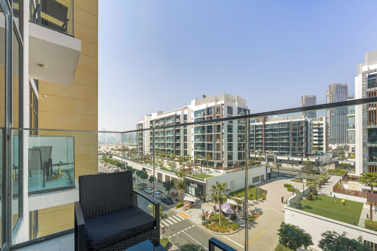 Property grounds 2, PVH - Azizi Riviera - Posh Studio, Dubai