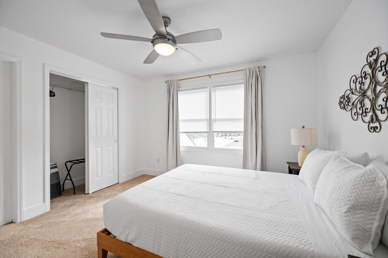 Room 3, Nookside Grand Estate For 8, Butler