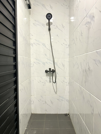 Bathroom 5, De Patuk Suite Homestay, Yogyakarta