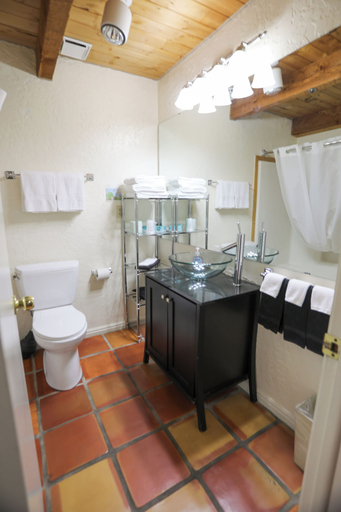 Bathroom 4, The Boulder Creek Lodge, Boulder