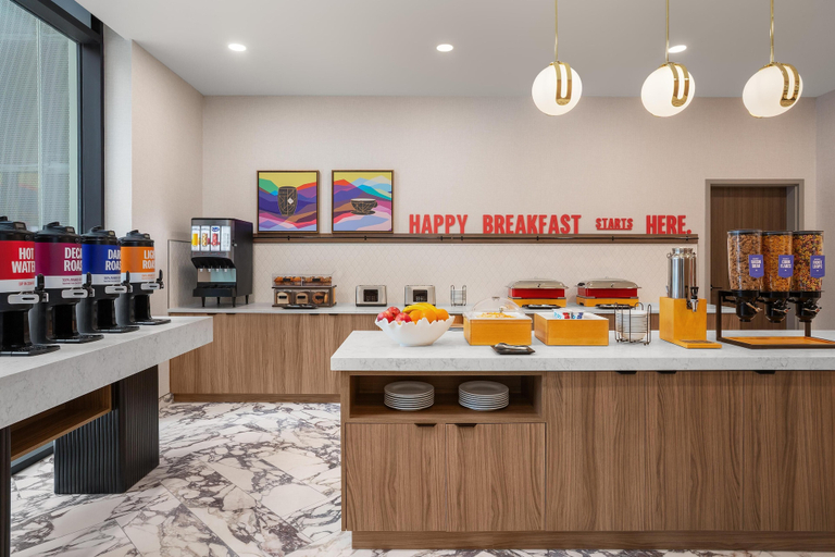 Food & Drinks 5, Hampton Inn By Hilton Calgary Downtown, Division No. 6