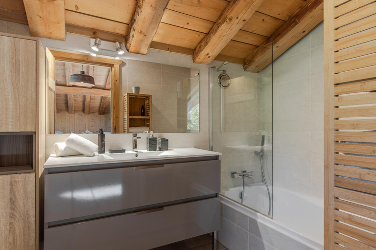 Bathroom 2, Chalet Mont Blanc, Haute-Savoie