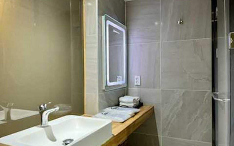 Bathroom 5, Jeonju Uadong Hotel Neue, Jeonju