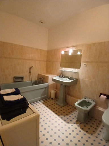 Bathroom 5, Manoir de la Graviere, Ardennes