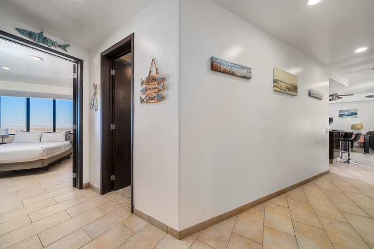 Hallway, Las Palomas 4BR 4BA Suite 901 Cortez, Puerto Peñasco