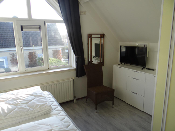 Bedroom 2, Vakantievilla Noordzee, Noord-Beveland