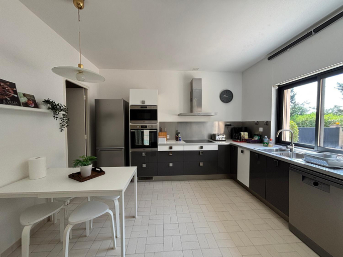 Others 4, La Villa des Pins avec piscine et tennis, Gard