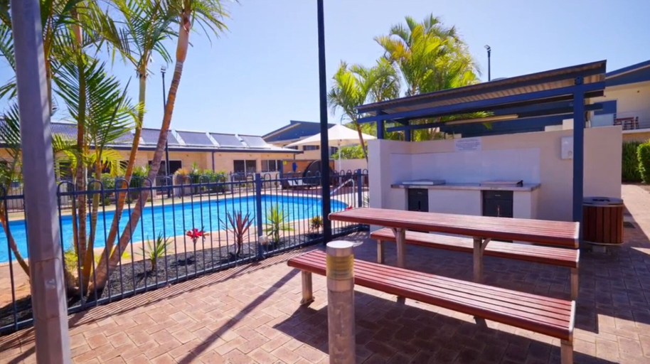 BBQ/picnic area 2, Mariner Apartments Geraldton, Geraldton