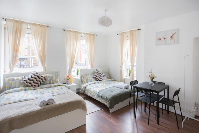Bedroom, Central London stays, London