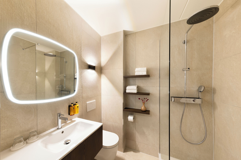 Bathroom 5, Hotel De Bilderberg, Renkum