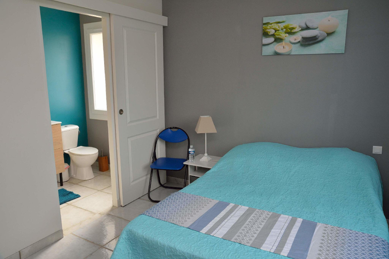 Bedroom 5, Les Amandiers, Hérault