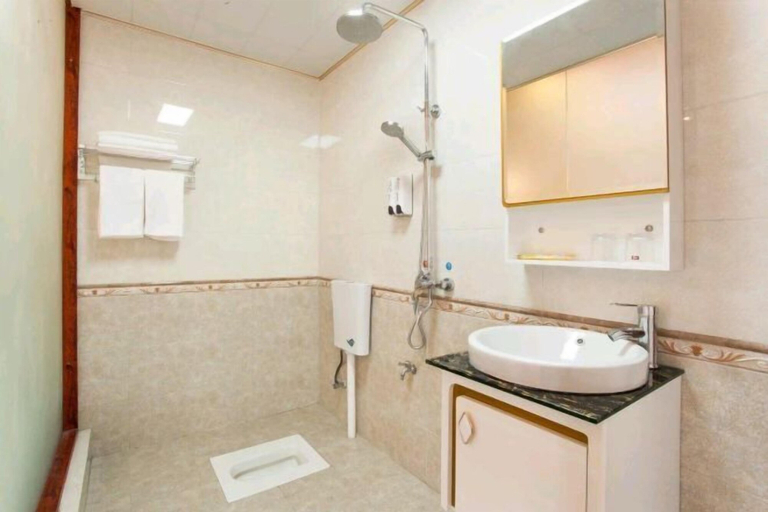 Bathroom 3, Longji Rice Terraces Heshe Homestay, Guilin
