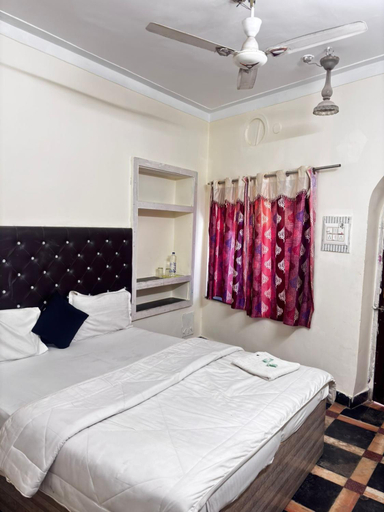 Bedroom 2, Hotel New Sun and Rock, Sirohi