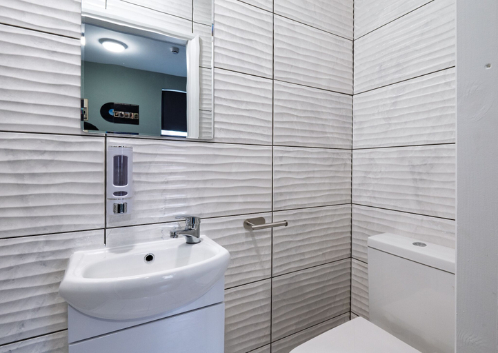 Bathroom 4, Starbeck Micro Hotel, North Yorkshire