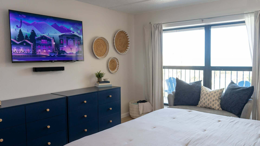 Room 3, Saida 3603 - 6 Floor Gulf-front Remodel - Sleeps 8 2 Bedroom Apts, Cameron