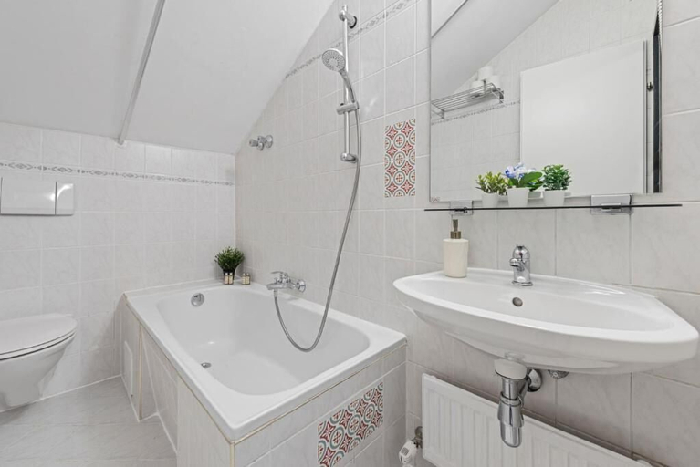 Bathroom 3, K22 Smart Rooms, Wien